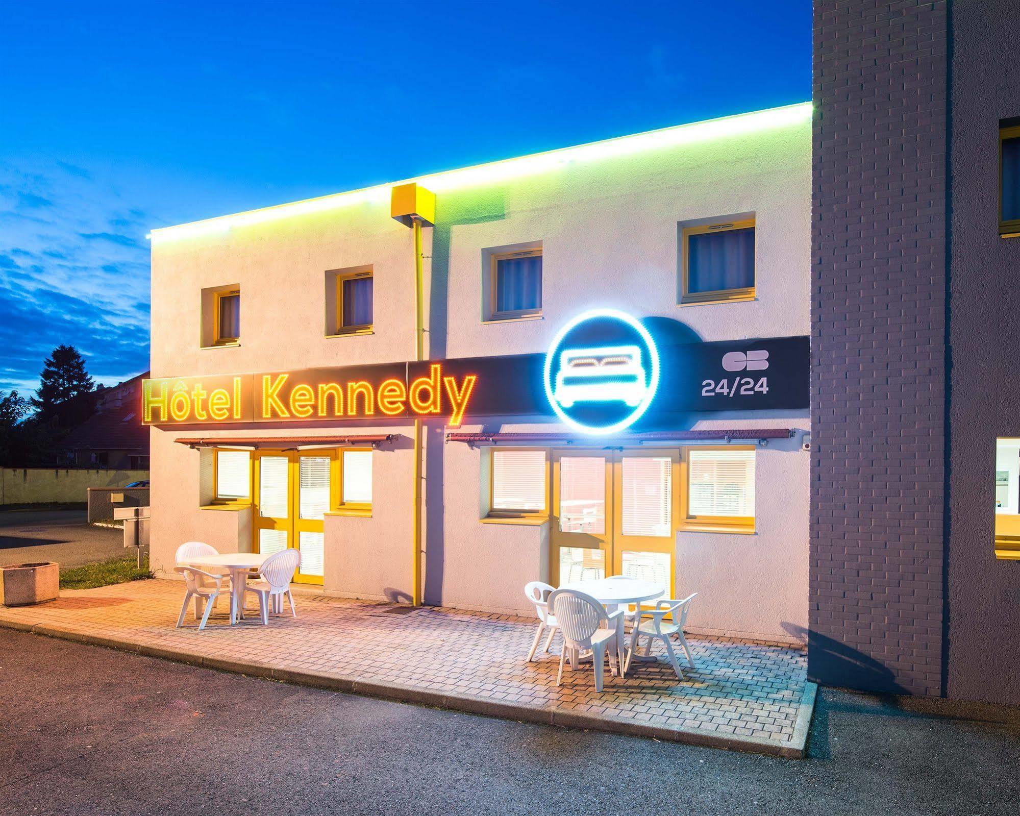 Hotel Kennedy Parc Des Expositions Тарб Екстер'єр фото