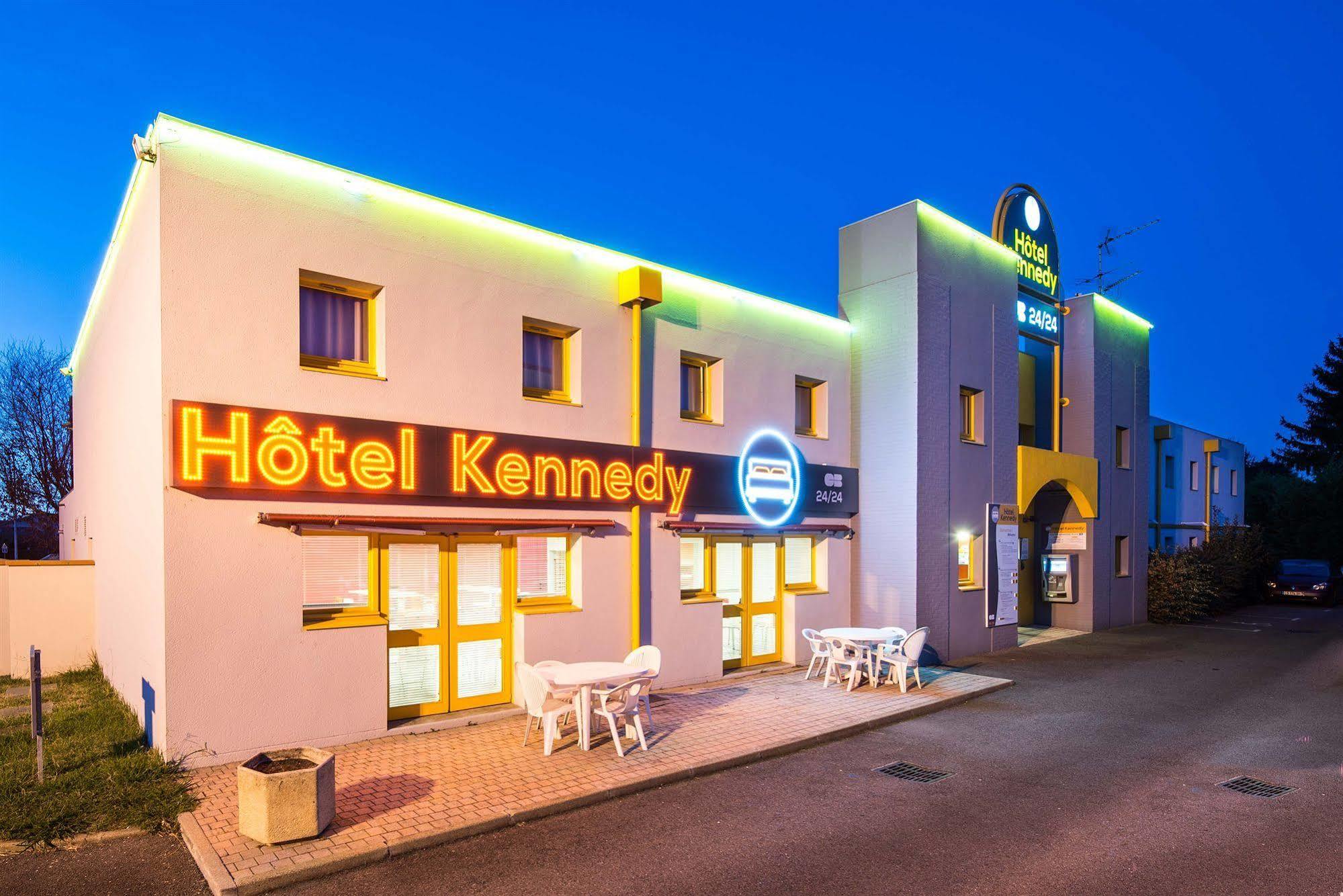 Hotel Kennedy Parc Des Expositions Тарб Екстер'єр фото